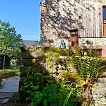 L'eaubergerine Holiday home